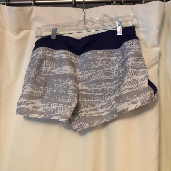 University of Washington running shorts - Picture 4 of 6